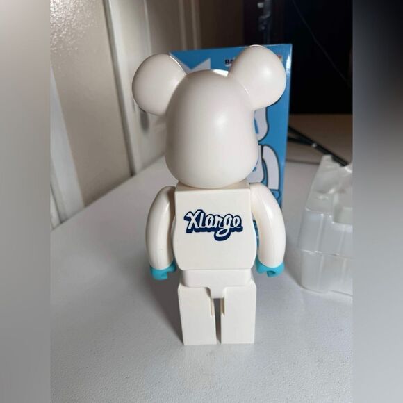 Medicom Toy BE@RBRICK XLARGE Little Friend White 400% - Picture 5 of 9